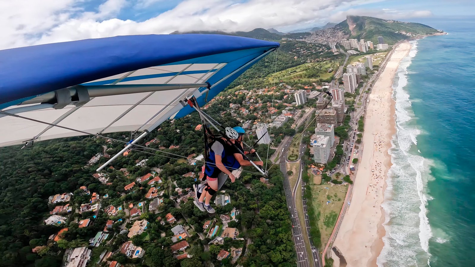Happiness Airlines_Hang gliding with Ruy Marra in Rio